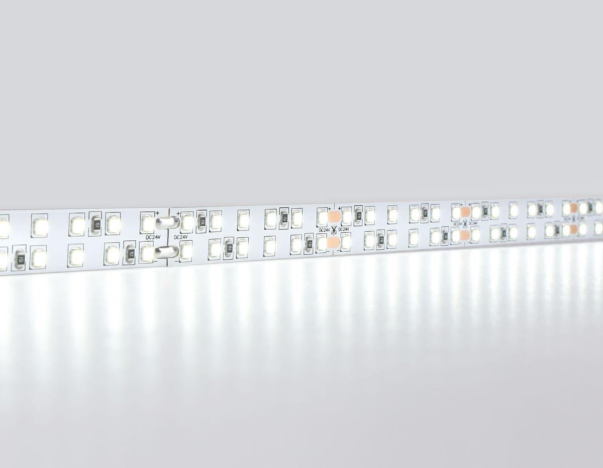 фото светодиодная лента холодный белый ambrella light 24w/m 240led/m 2835smd 6500к 5m gs3703 | 220svet.ru