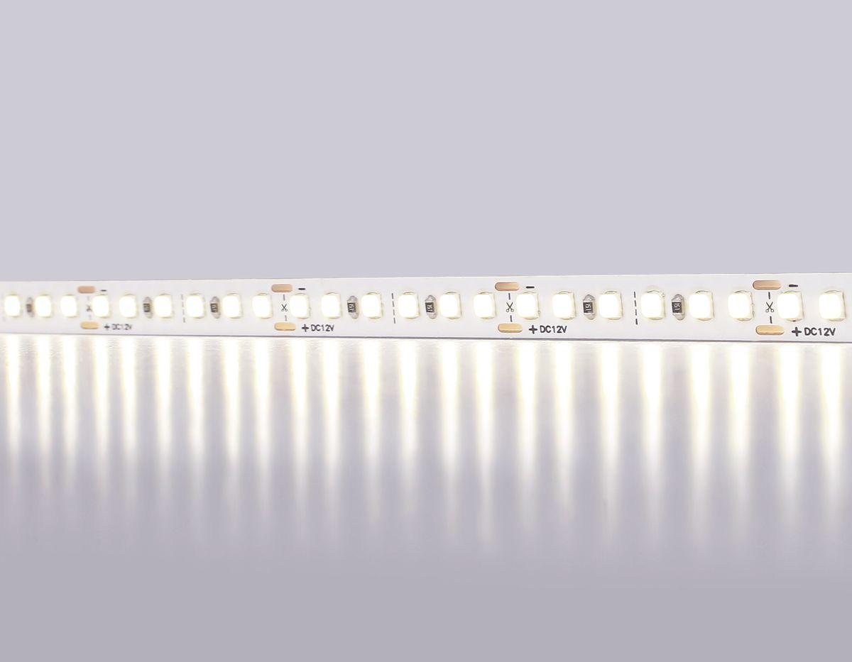 фото светодиодная лента дневной белый ambrella light 14,4w/m 180led/m 2835smd 4500к 5m gs1302 | 220svet.ru